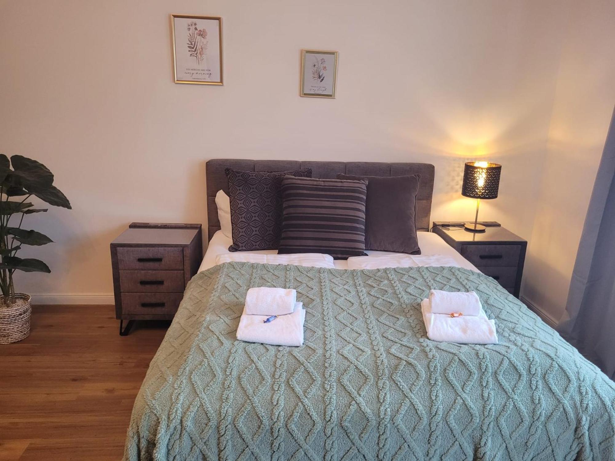 Stay Apartment Bergblick 4 Personen Parkplatz Zentral Bad Pyrmont Exterior photo
